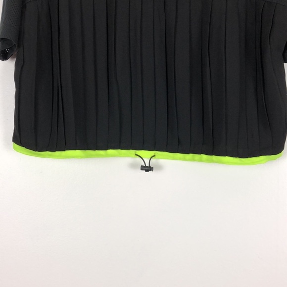 Nova Sport short sleeve V neck drawstring pleated bottom jersey crop top Size L - Picture 2 of 6